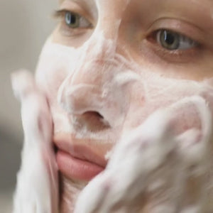 Aura Cleanse - Brightening Cleanser